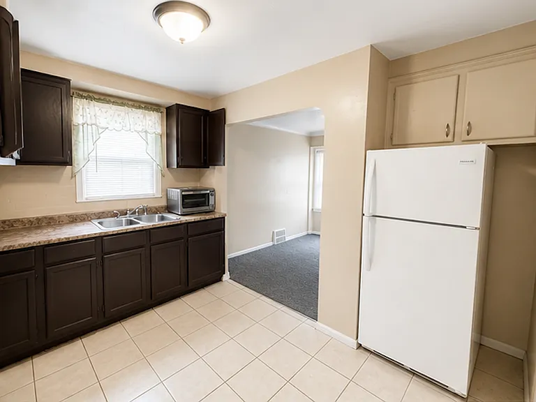 8920 Esper St — Photo 3