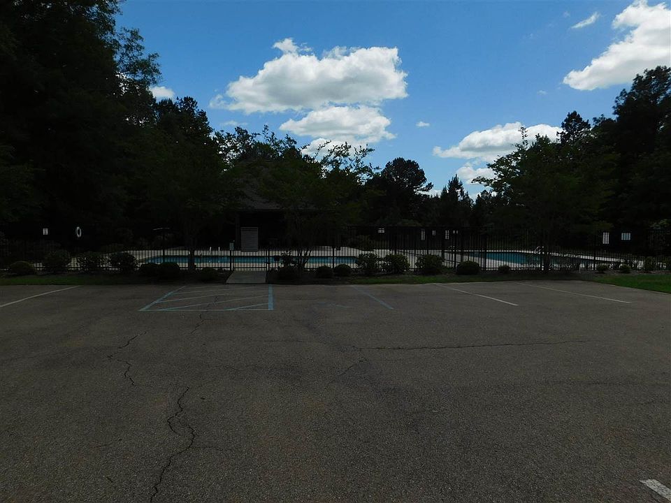 2nd image of 216 Greenfield Pl