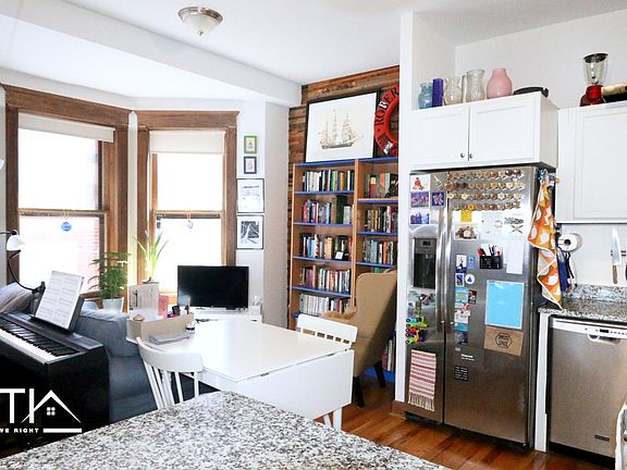 3rd image of 1363 E 50th St APT 2A