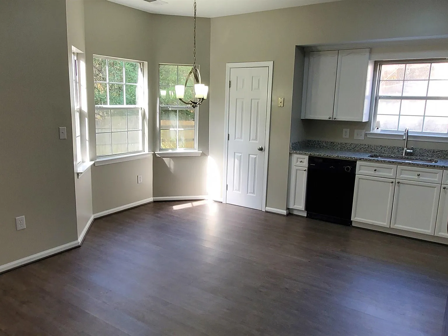 3 bed, 2.5 bath, $1,450 — Photo 2