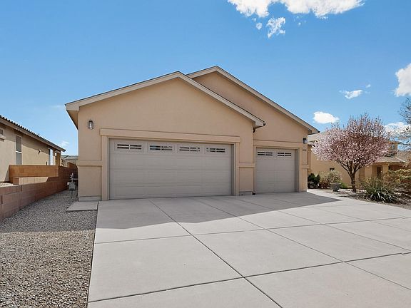 3rd image of 2824 Walsh Loop SE