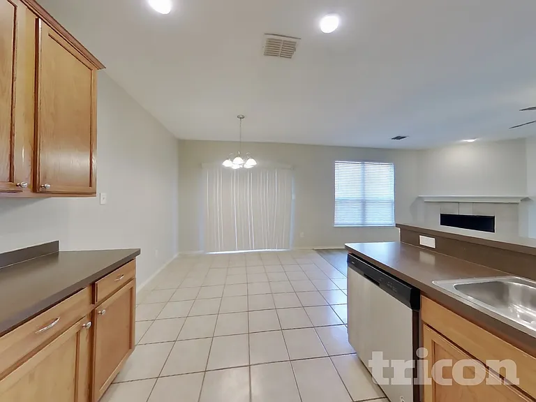 2809 Thistlewood Dr — Photo 4