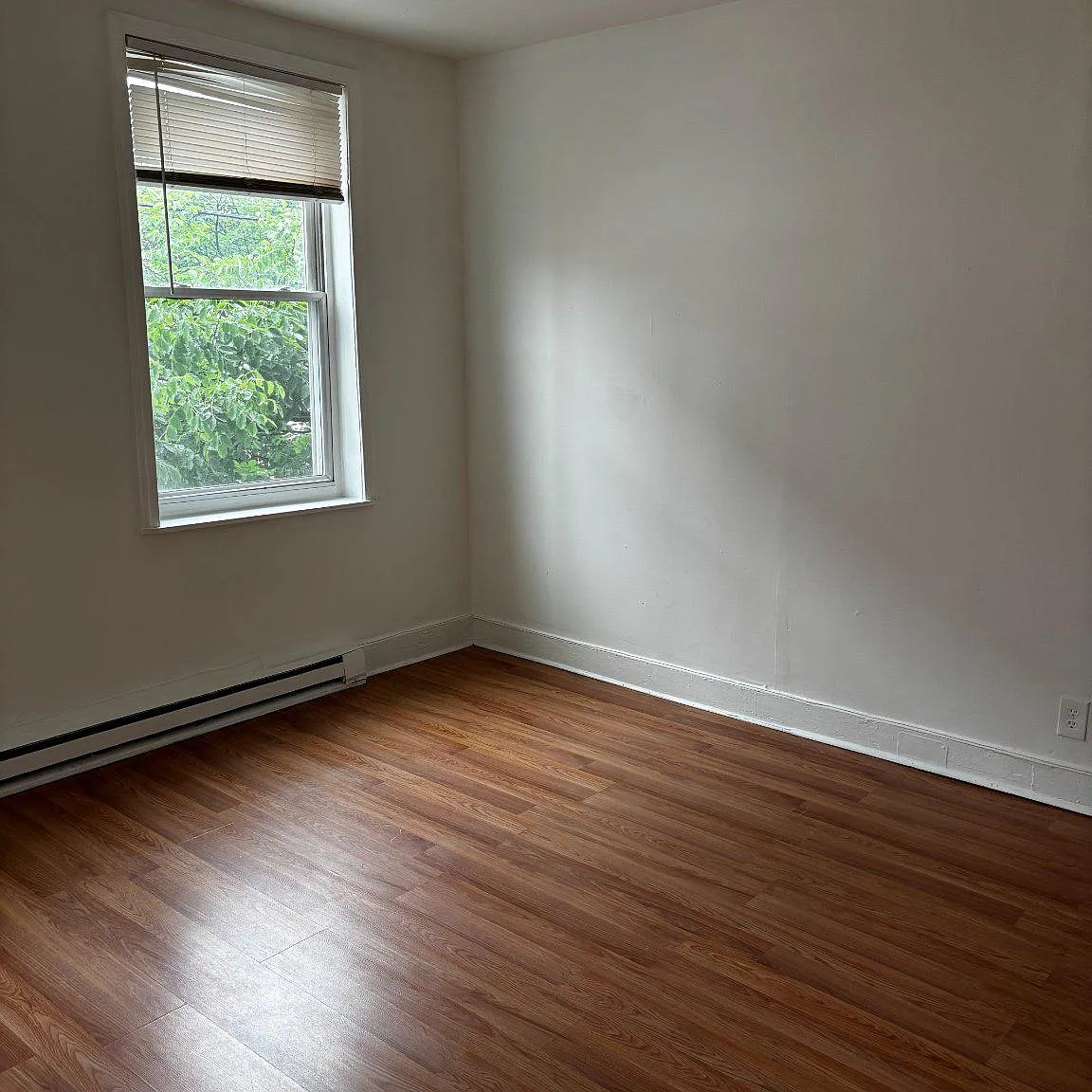 Studio, 1.0 bath, 450 sqft, $1,050 — Photo 2