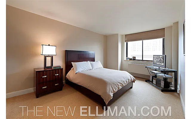 Rented by Douglas Elliman | media 33