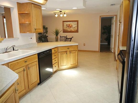 4th image of 1104 Robinwood Dr