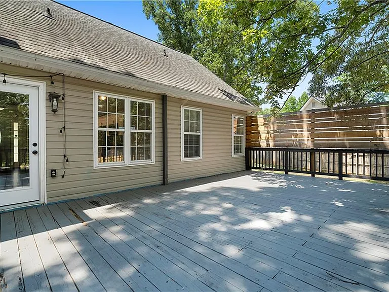 141 Poplar Way — Photo 43