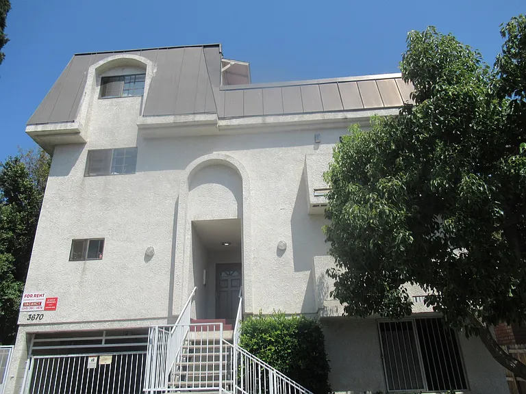 3640 Westwood Blvd — Photo 2