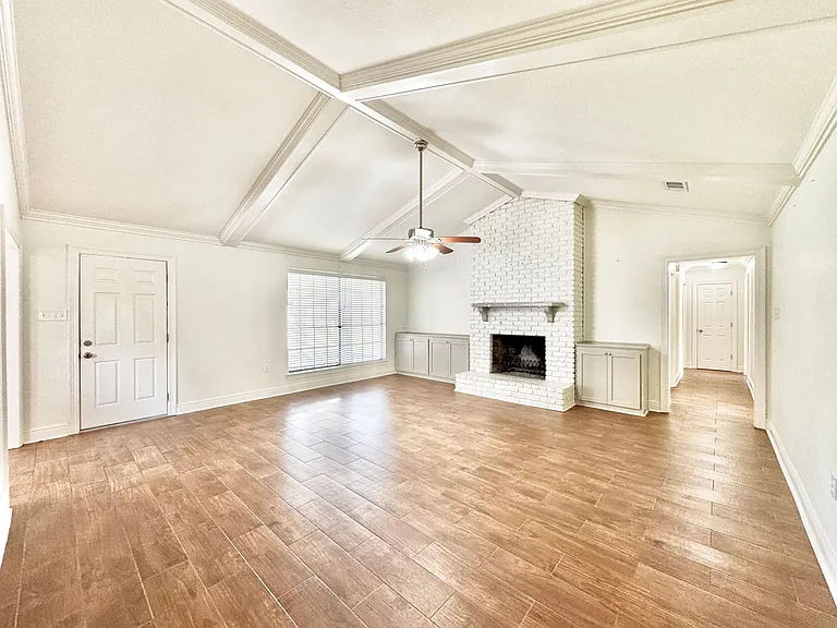 5016 Five Forks Dr — Photo 1