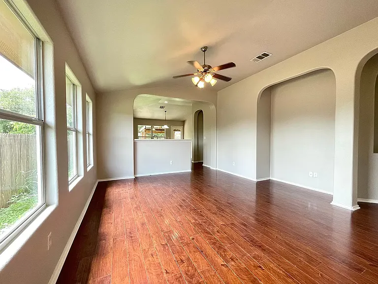 3101 Barksdale Dr — Photo 6