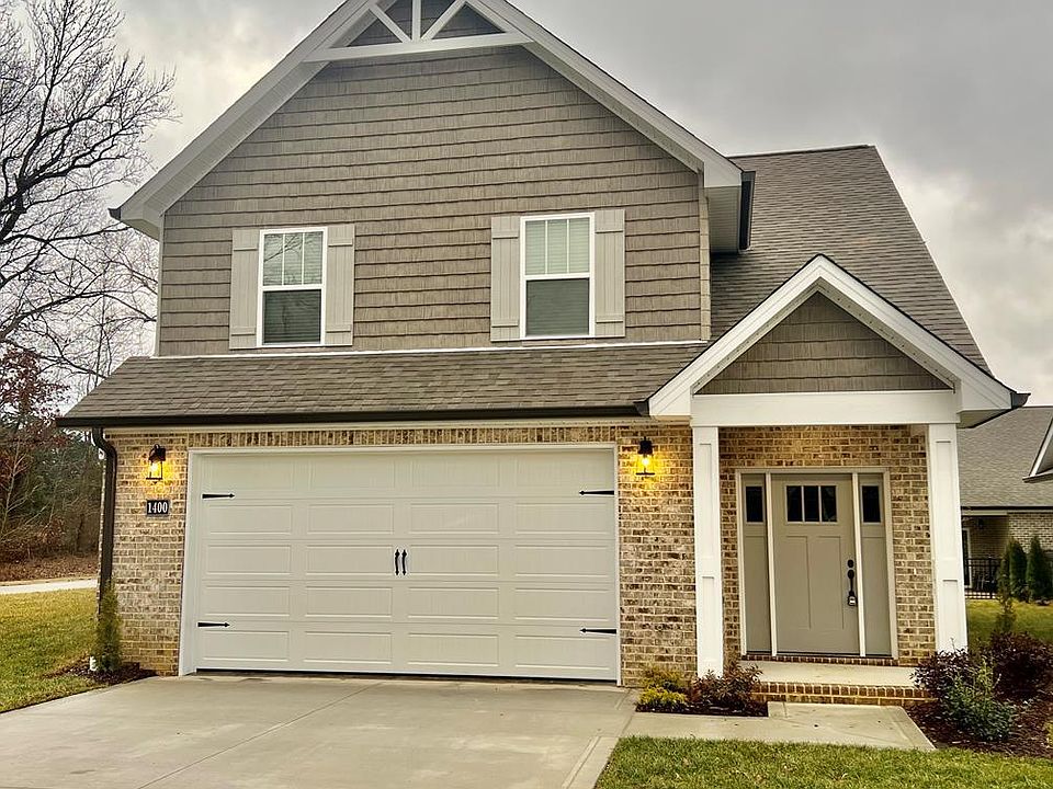 1st image of 1400 Oak Grove Dr