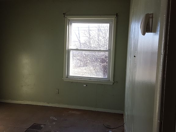 4th image of 21851 Orion Ave