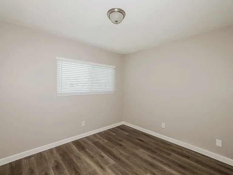 8737 W Bluefield Ave — Photo 16