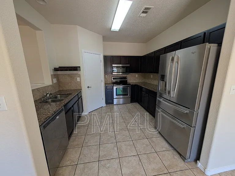 10835 Crissy Field Way NE — Photo 9