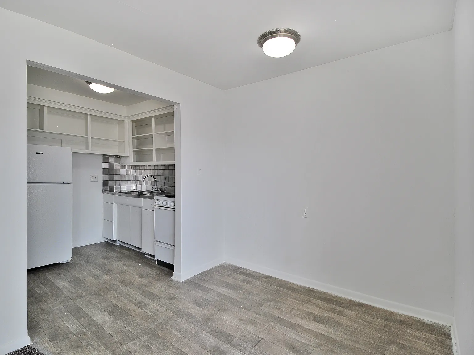 Silverstone Apartments — Photo 4