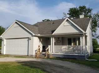 603 S Buck Rd, Le Roy, IL 61752