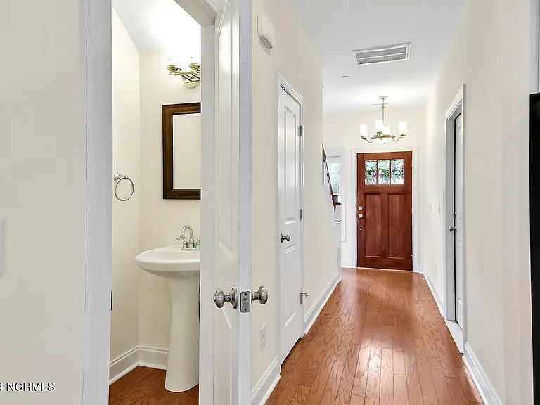 1217 Inman Park Ln — Photo 2