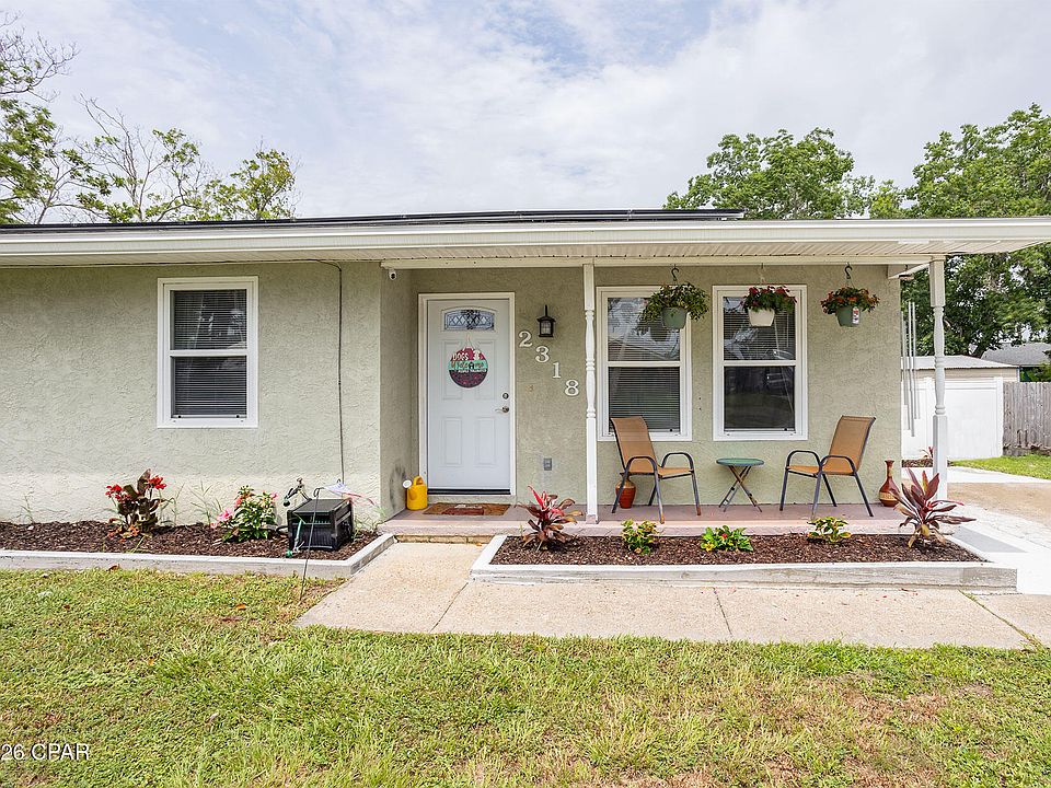 1st image of 2318 Oakwood St