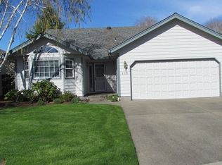 2216 Blue Heron Ct, Grants Pass, OR 97526