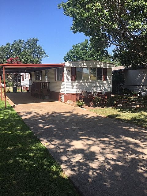 1st image of 207 Harbor View Ct