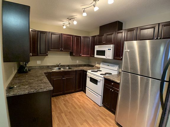 2nd image of 10217 Queen St #407