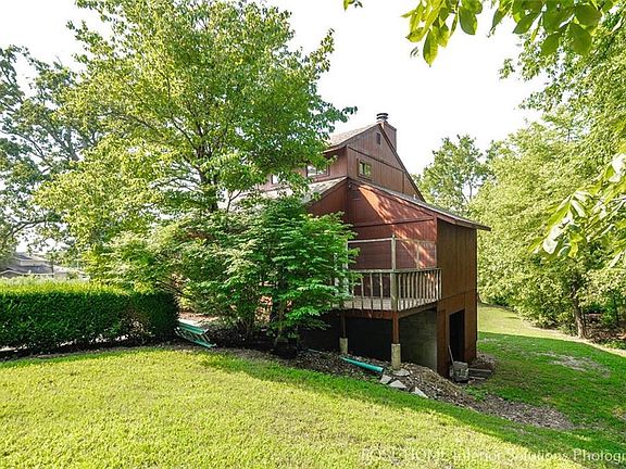 2nd image of 13920 Cascade Cir