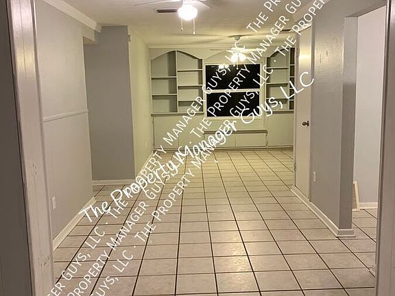 4th image of 700 Everglades Ct