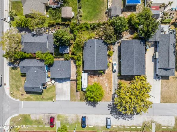 109 S Seventh Avenue S, Kure Beach, NC 28449