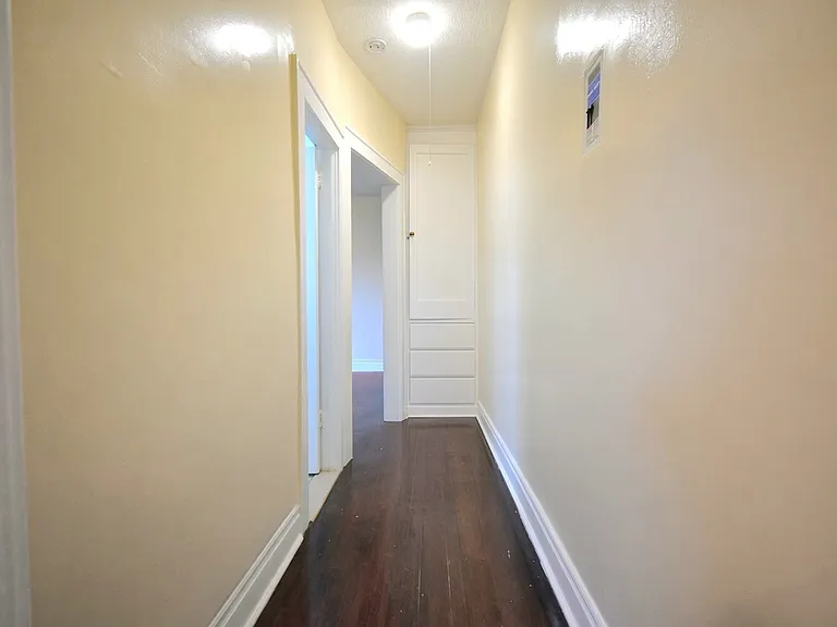 148 Chancellor Ave #D5 — Photo 5