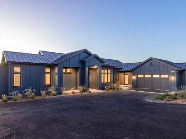 2034 Live Oak Farm Lane, Petaluma, CA 94952