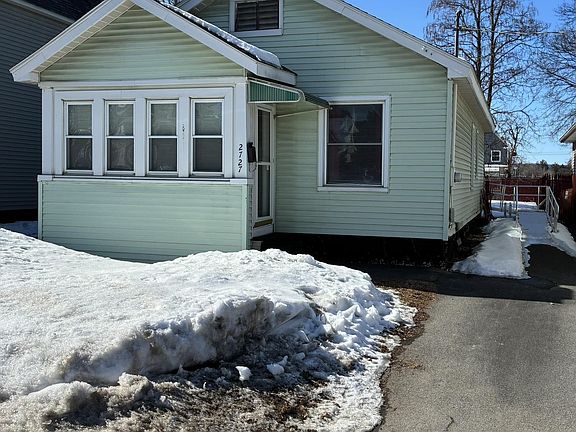 2nd image of 2727 Plunkett Avenue