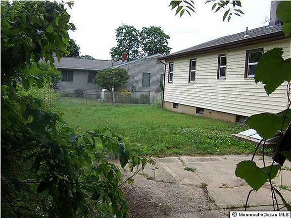 3rd image of 30 Sunset Ave