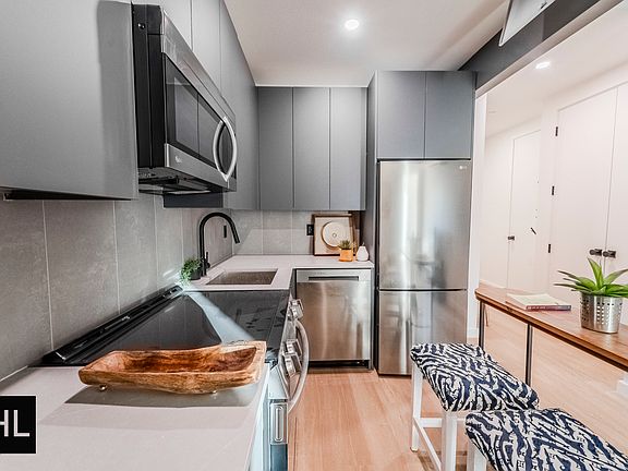 5th image of 931 Carroll St #609