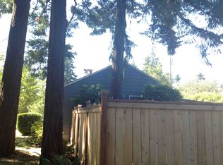 8221 34th Ave NE, Seattle, WA 98115