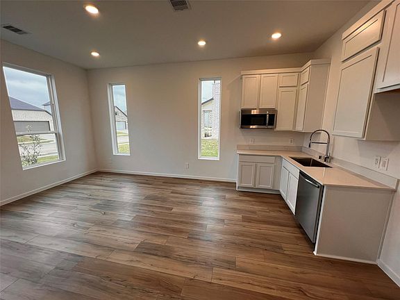 7th image of this home