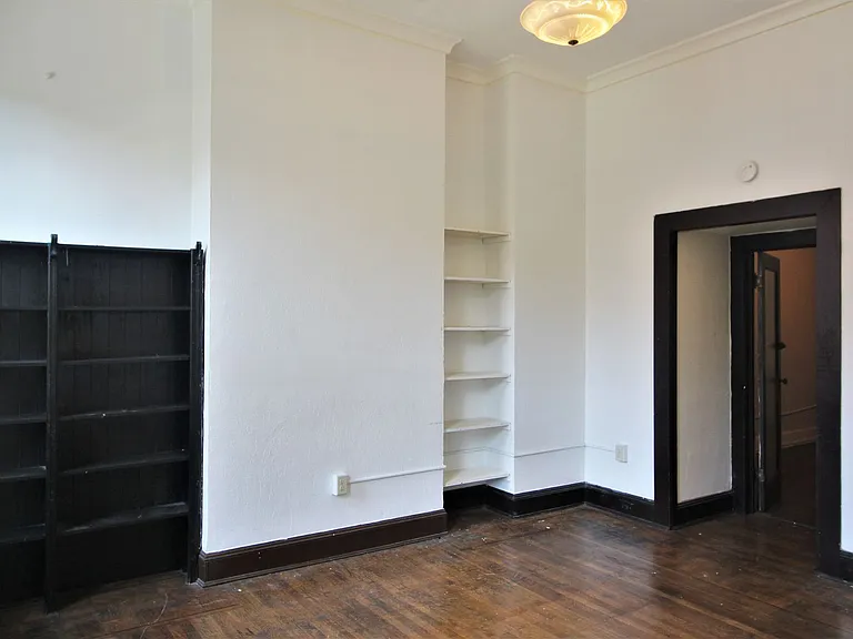 2125 Saint Paul St — Photo 5