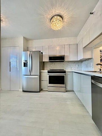 1st image of 6866 Huntington Ln APT 306
