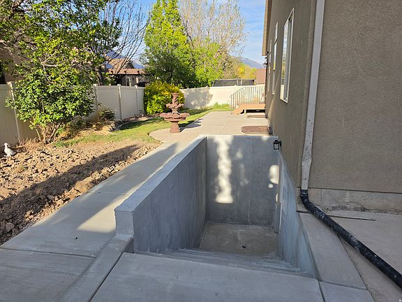 3rd image of 3432 W Zermatt Dr