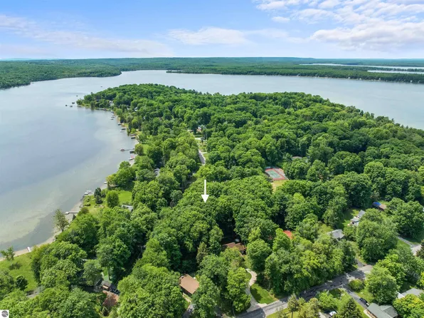 0 E Shore Dr, Grawn, MI 49637