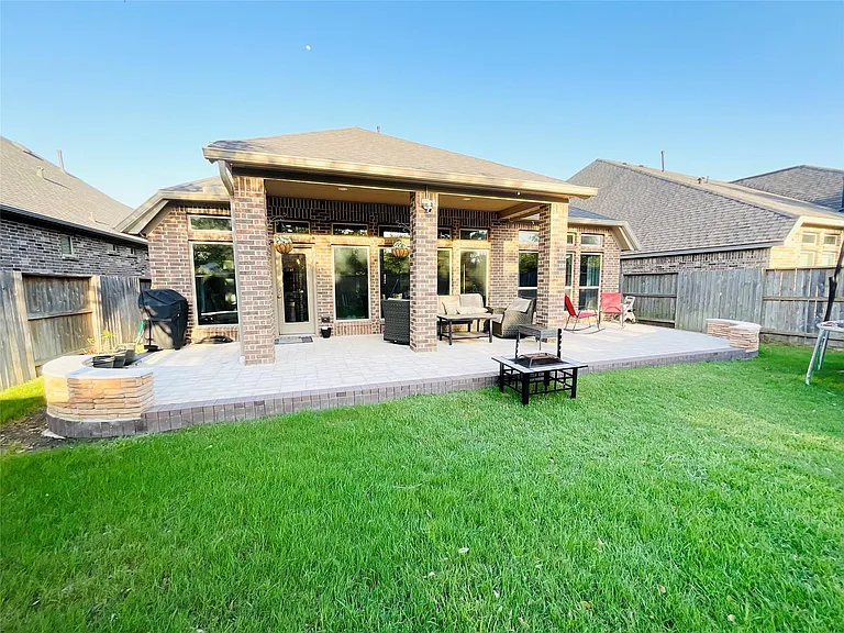 2507 Elmwood Trl — Photo 34