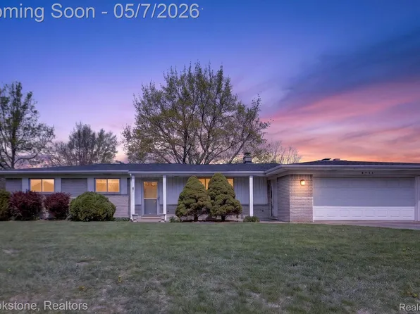 2732 Lacota Rd, Waterford, MI 48328