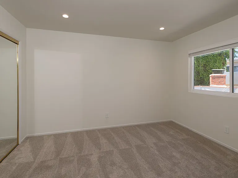 3102 Granville Ave — Photo 25