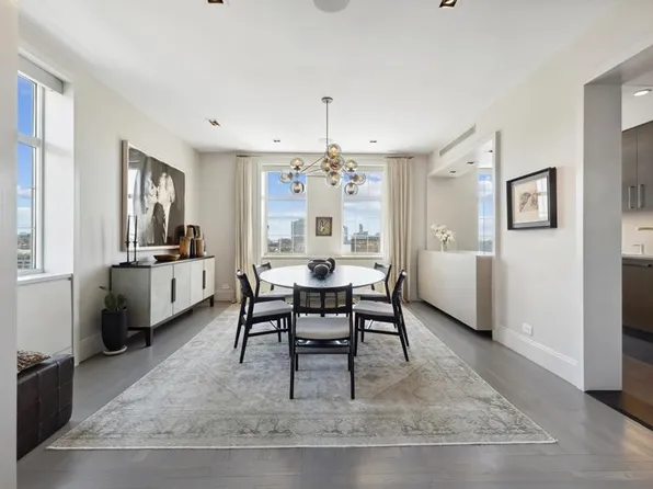465 West 23rd Street 19D image 3 of 25
