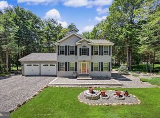 15 Lakeside Ln, Albrightsville, PA 18210