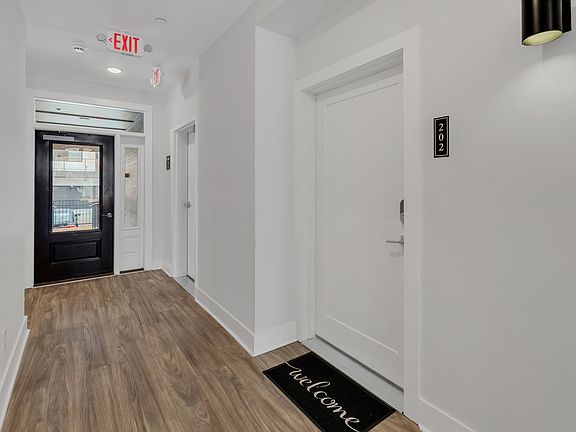 5th image of 1613 Marshall Hollow Dr #202