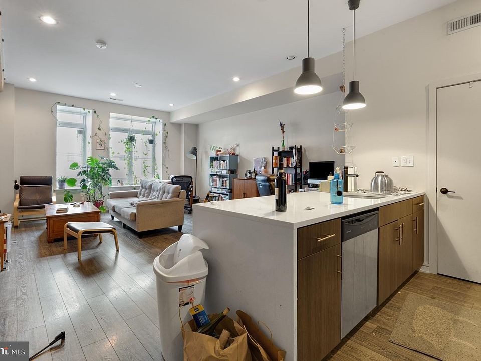 1st image of 1514-20 S 9th St #202