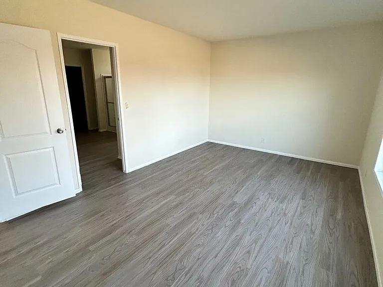 7420 Guide Meridian — Photo 17