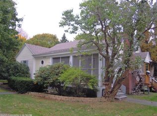 53 Pine St, Bath, ME 04530