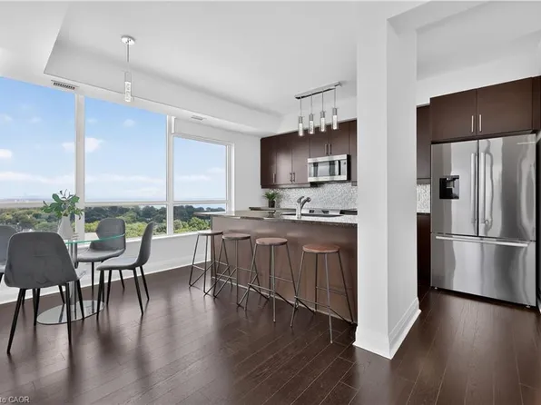 1 Hurontario St #1705, Mississauga, ON L5G 0A3