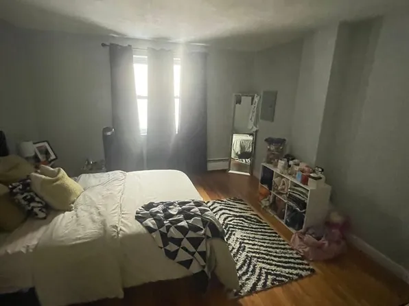 12 Vinal St APT 1, Boston, MA 02135