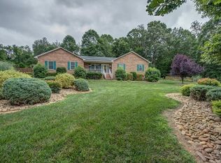 149 Harbor Point Dr, Cherryville, NC 28021